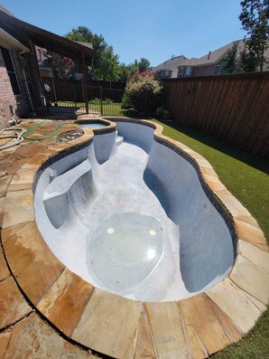 Before And After Pool Cleaning Services in Frisco, TX (3)